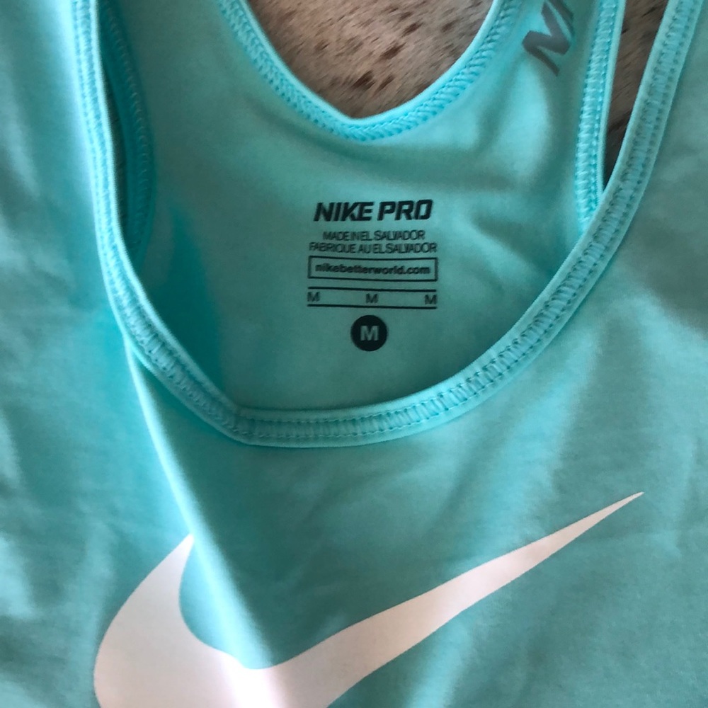 Nike Razorback Top - Picture 2 of 3